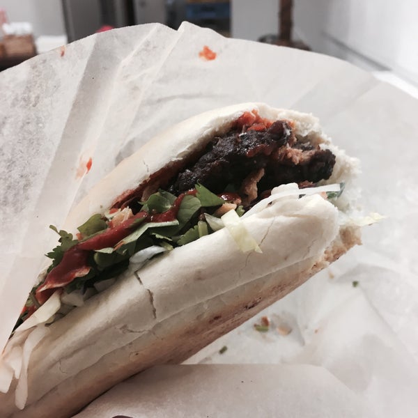 Das Foto wurde bei Mr. Bánh Mì von J. F. H. am 3/14/2017 aufgenommen