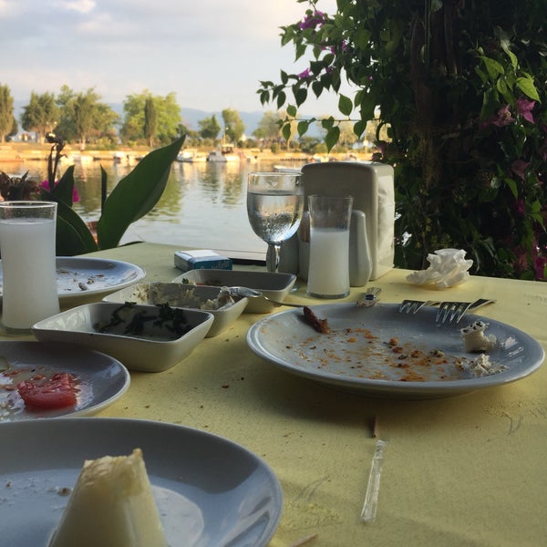 Photo taken at Halit Balık Restoran by Erdem K. on 7/28/2019