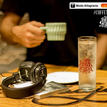 รูปภาพถ่ายที่ Altagracia es cafá, tragos and food โดย Altagracia es cafá, tragos and food เมื่อ 4/14/2016