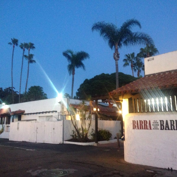 รูปภาพถ่ายที่ Barra Barra Saloon โดย William R. เมื่อ 9/30/2015