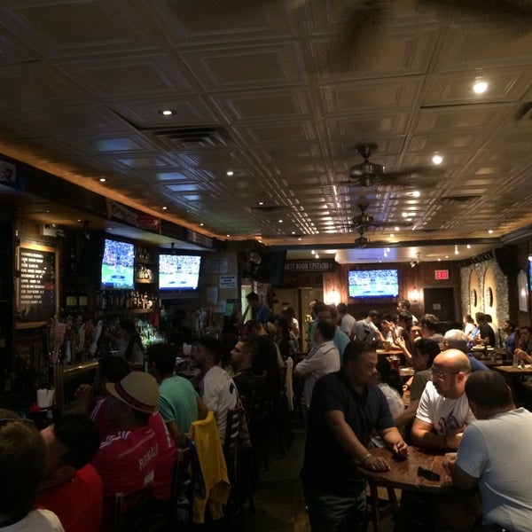 Photo taken at Quinn&#39;s Bar &amp; Grill by John F. on 8/12/2014