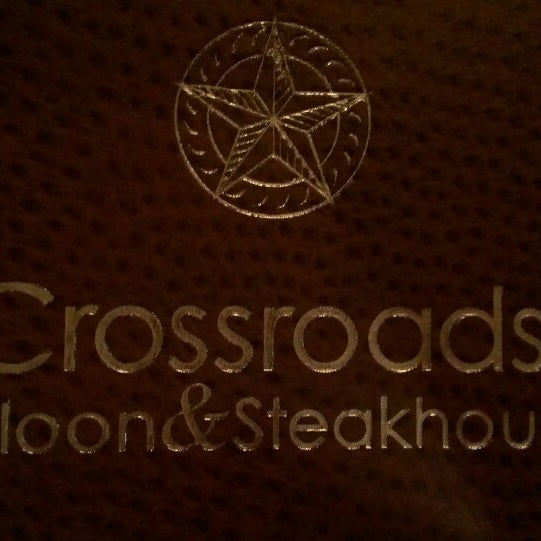 Foto tirada no(a) Crossroads Steakhouse &amp; Saloon por Stacey B. em 8/1/2013