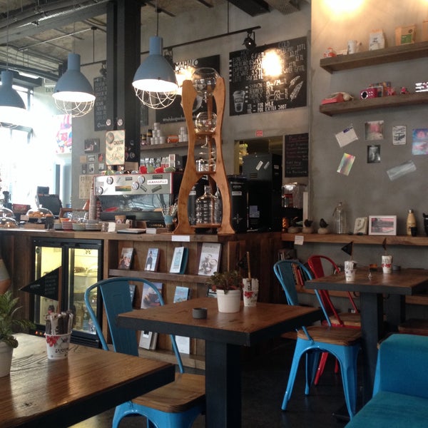 Foto tirada no(a) Mahalo Coffee Shop por togi em 8/3/2016