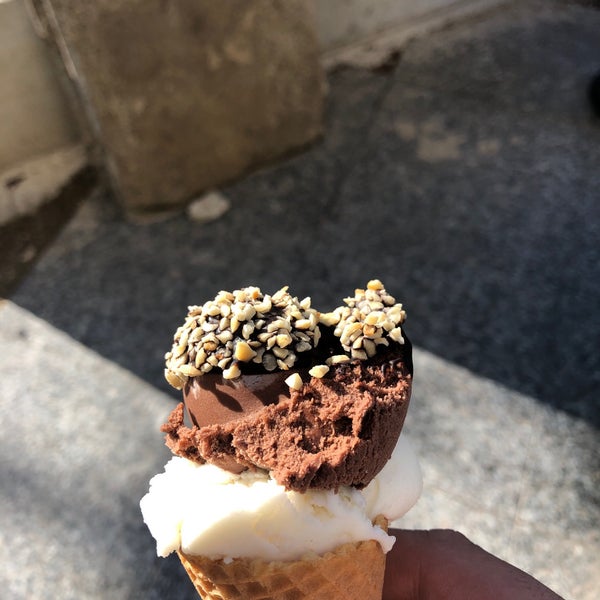 2/11/2019 tarihinde Emre D.ziyaretçi tarafından A&amp;D Özkaymak Dondurmaları'de çekilen fotoğraf