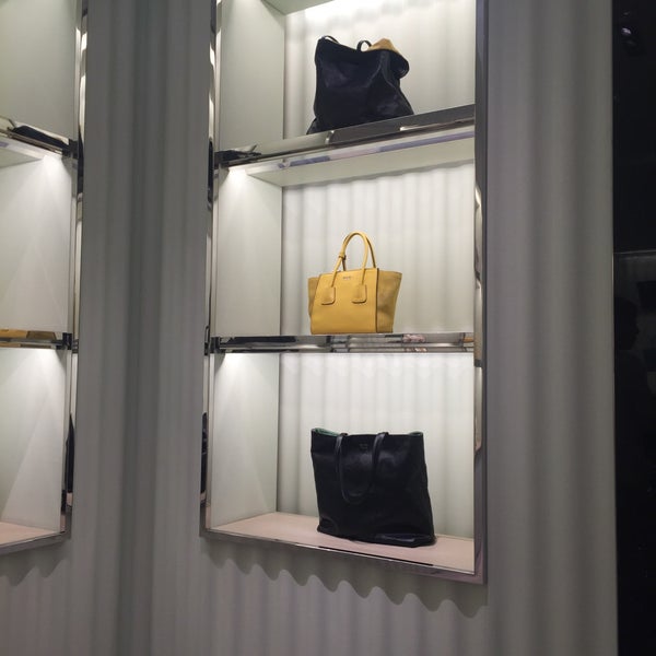 Пальма де Майорка магазин Prada