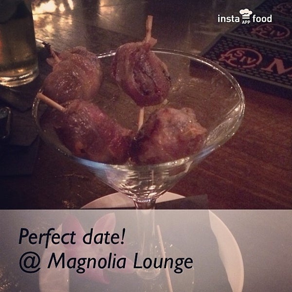 Photo taken at Magnolia Lounge by 𝓡andal . on 3/21/2014