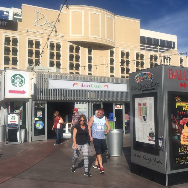 2/4/2017 tarihinde 𝓡andal .ziyaretçi tarafından Grand Bazaar Shops Las Vegas'de çekilen fotoğraf