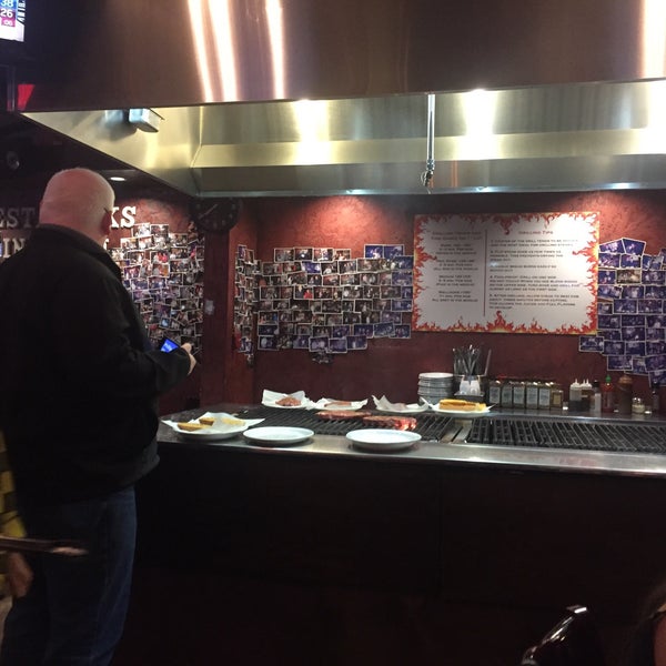 1/9/2016에 Kourosh B.님이 Grill Em Steak House &amp; Sports Bar에서 찍은 사진