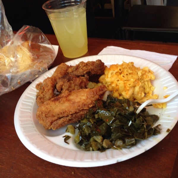 Photo taken at Charles&#39; Country Pan Fried Chicken by Alicia C. on 5/11/2014