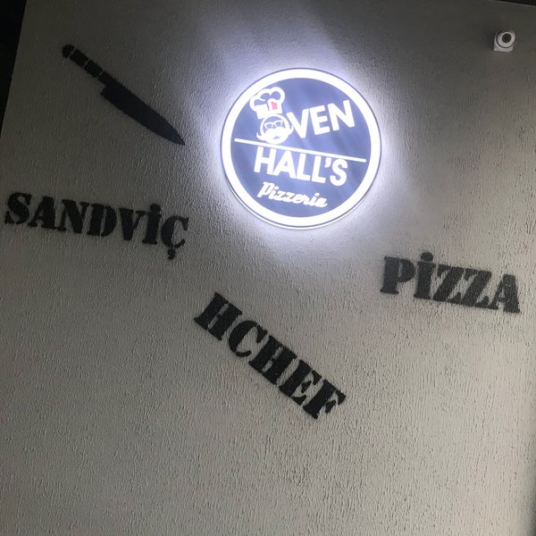 3/28/2018 tarihinde Mert Z.ziyaretçi tarafından Oven Halls Pizzeria'de çekilen fotoğraf