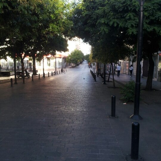 Calle 8 Latinas