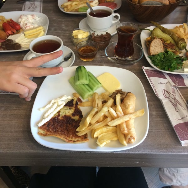 Photo prise au Dudu Cafe Restaurant par Büşra Nur A. le7/22/2015