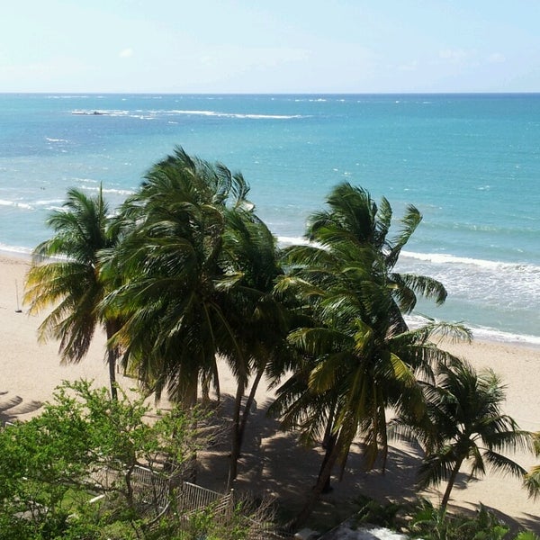 Foto diambil di Courtyard by Marriott Isla Verde Beach Resort oleh Rafael S. pada 4/22/2013