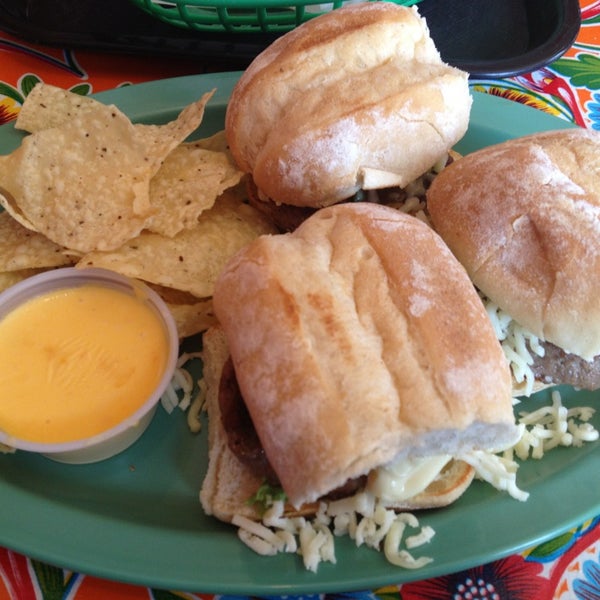 2/19/2013 tarihinde Andrew P.ziyaretçi tarafından Paco&#39;s Tacos'de çekilen fotoğraf