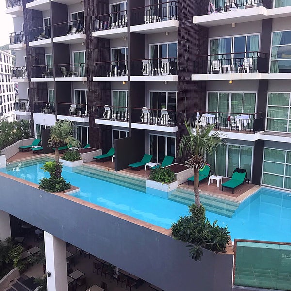 Das Foto wurde bei Andakira Hotel Phuket von Bublechek am 12/15/2019 aufgenommen