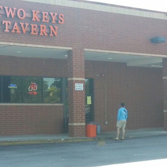 Photo taken at Two Keys Tavern by Roger S. on 10/11/2014