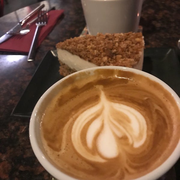 Foto tirada no(a) More Coffee &amp; Tea por Gökhan I. em 10/16/2018