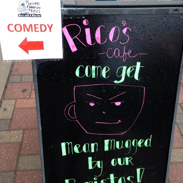 Foto diambil di Rico&#39;s Cafe &amp; Wine Bar oleh Erica E. pada 7/16/2014