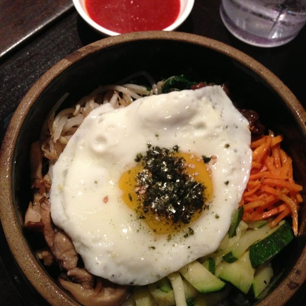 8/5/2013 tarihinde Belinda T.ziyaretçi tarafından K-Bop Korean Tapas Restaurant'de çekilen fotoğraf