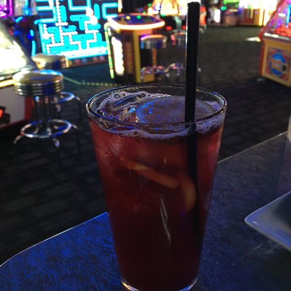 Photo taken at Dave &amp; Buster&#39;s by Belinda T. on 4/5/2017