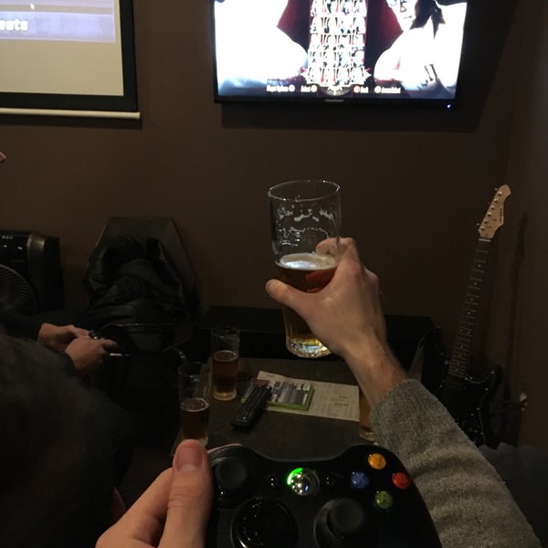 Beer, gaming and good looking girls behind the bar. Good place to chill with fellaz