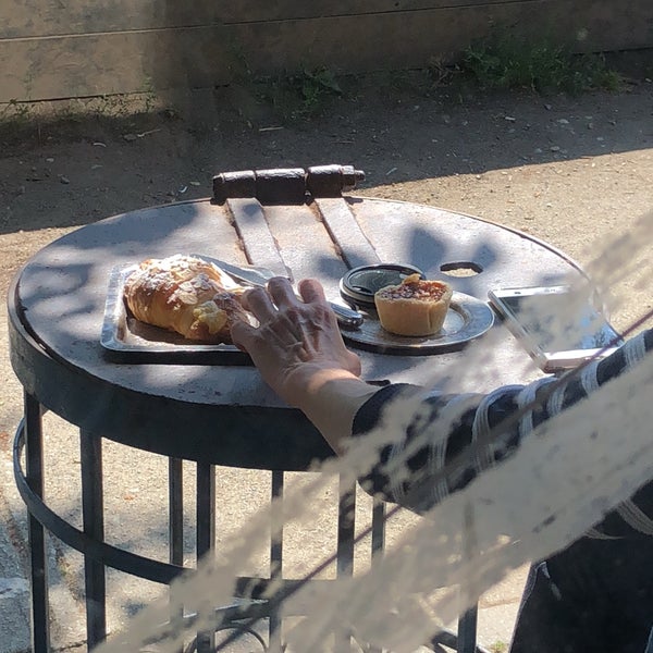 Marché St Honoré четверостишие
