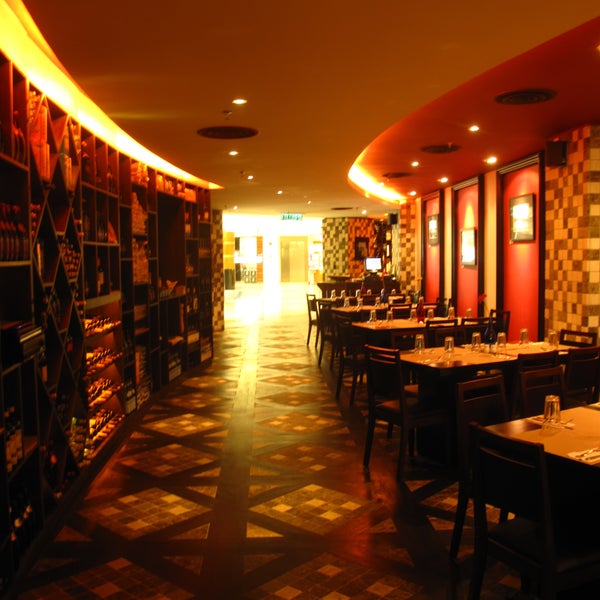 Foto tirada no(a) Vineria.IT Cucina + Bar por Vineria.IT Cucina + Bar em 4/18/2014
