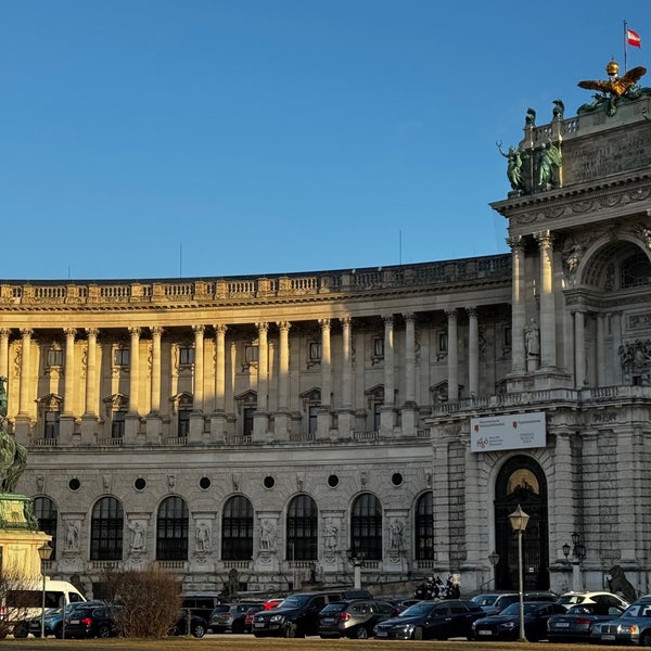 Foto tirada no(a) Hofburg por Iryna B. em 1/25/2024