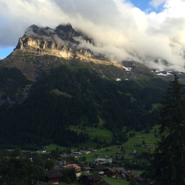 8/14/2014 tarihinde Armand G.ziyaretçi tarafından Belvedere Swiss Quality Hotel Grindelwald'de çekilen fotoğraf