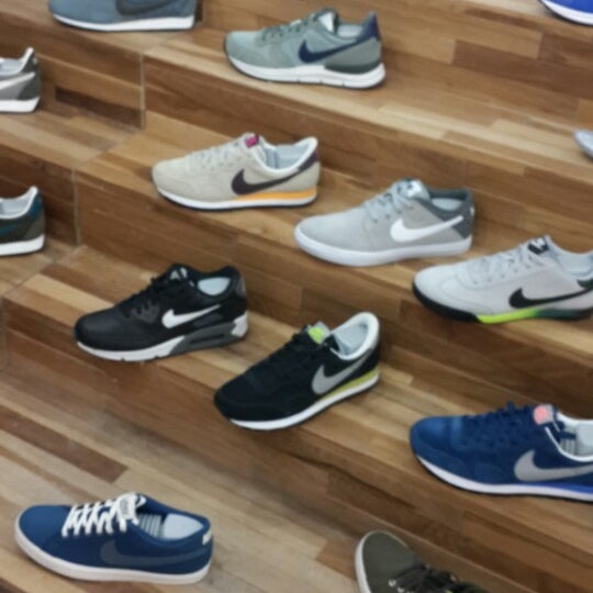 Premio Desigualdad Recreación Nike Store - Board Store