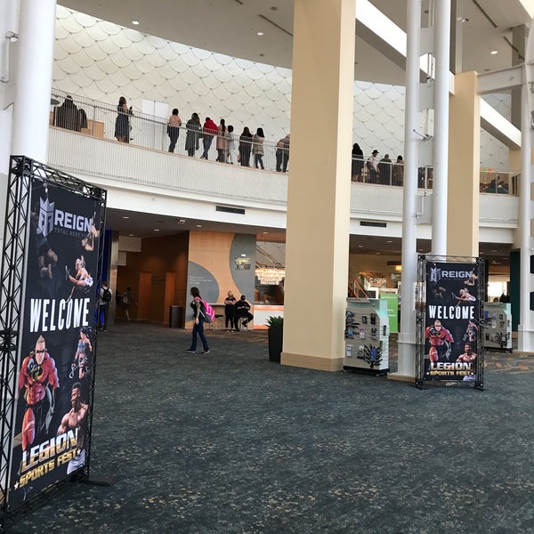 Foto tomada en Long Beach Convention &amp; Entertainment Center  por Gene X. el 11/9/2019