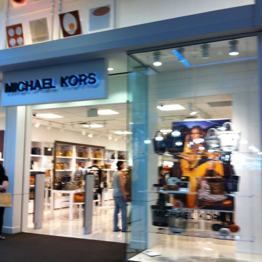michael kors outlet vaughan mills review