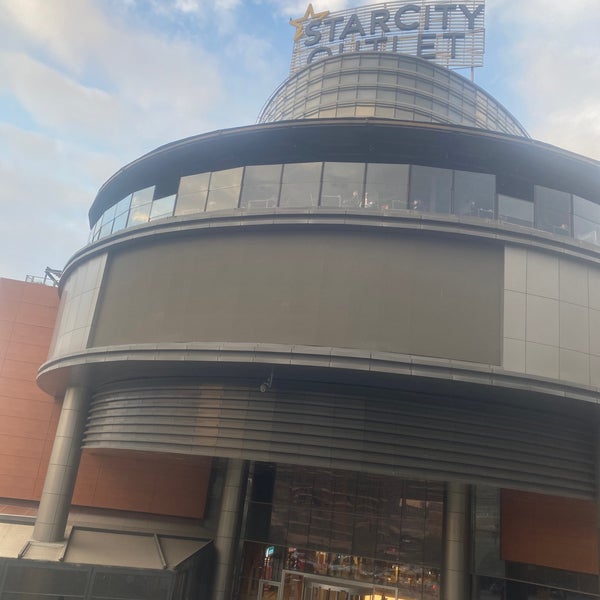 Foto tirada no(a) Starcity Outlet por Kayra k. em 11/18/2022