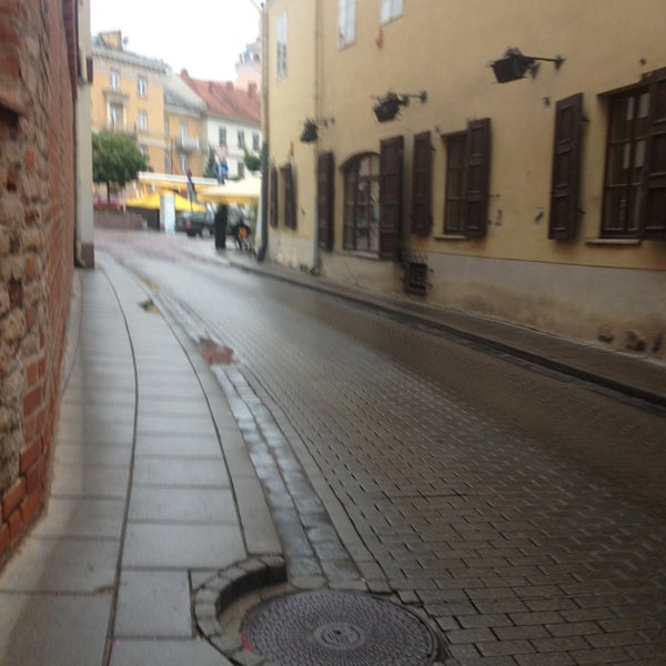 7/23/2013 tarihinde Karina P.ziyaretçi tarafından Stiklių gatvė | Stiklių Street'de çekilen fotoğraf