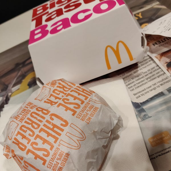 รูปภาพถ่ายที่ McDonald&#39;s โดย wim e. เมื่อ 11/26/2018