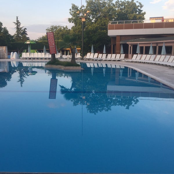 Photo taken at Sapanca Aqua Hotel by Ç A K I R O Ğ L U on 2/10/2018