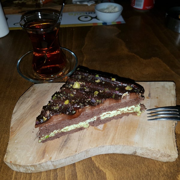 Foto diambil di Minnion Cafe oleh Ayşegül K. pada 9/10/2016