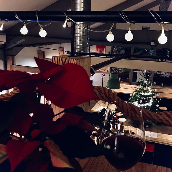 Lipowa 6F / Kraków Slow Wine Wine Shop in Zabłocie