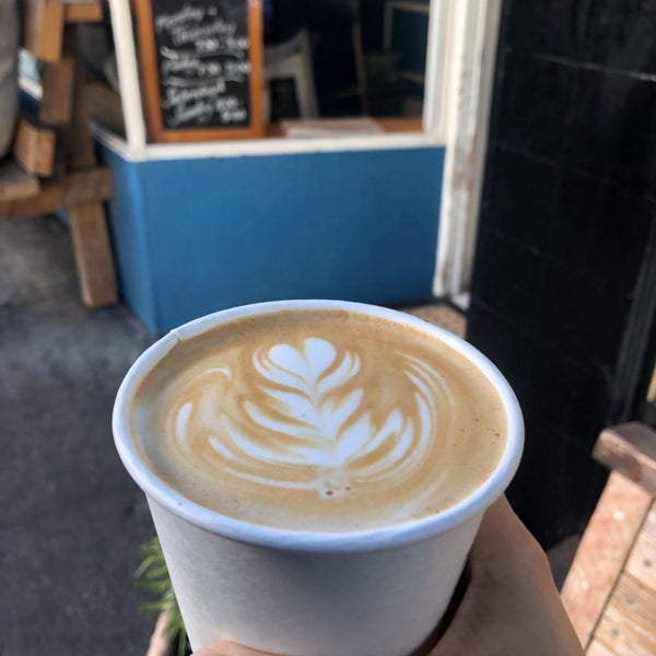 12/28/2019 tarihinde Ammie H.ziyaretçi tarafından Provender Coffee'de çekilen fotoğraf