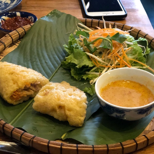 Foto scattata a Madam Thu: Taste of Hue da Ammie H. il 1/4/2020