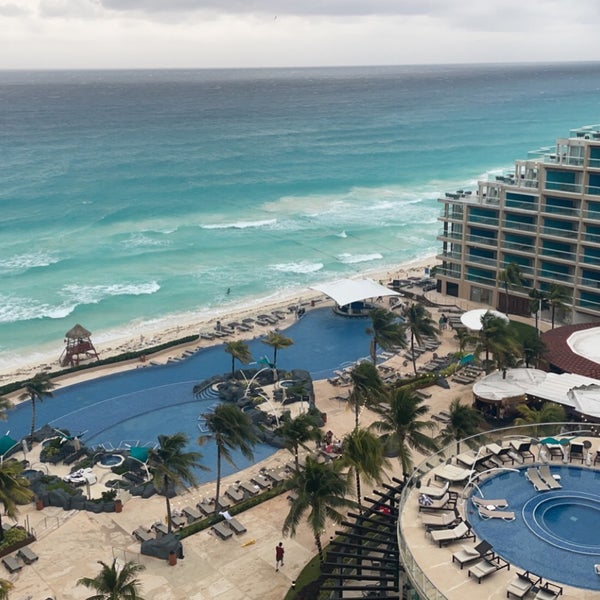 Photo taken at Hard Rock Hotel Cancún by Meshal on 3/13/2022