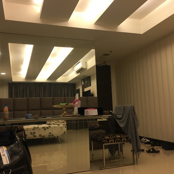 Photo taken at Aston Balikpapan Hotel &amp; Residence by abi_mihdar on 5/19/2018