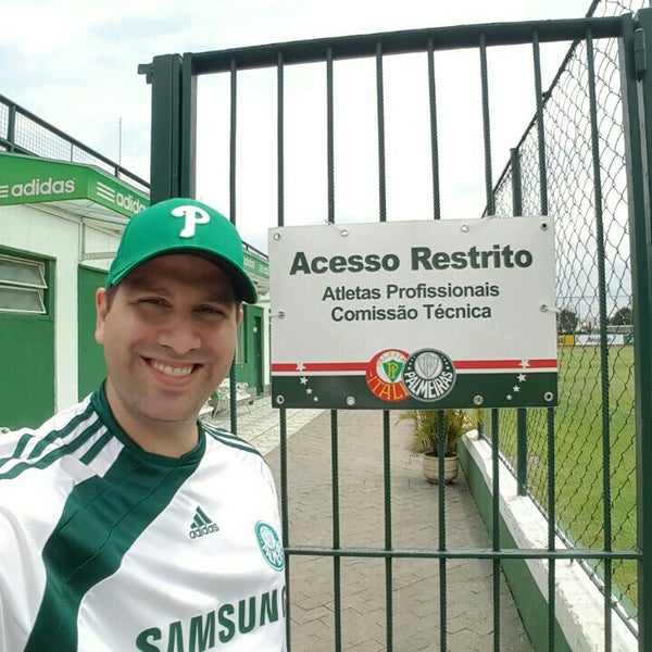 12/6/2015 tarihinde Rubinho A.ziyaretçi tarafından Academia de Futebol 1 (S. E. Palmeiras)'de çekilen fotoğraf
