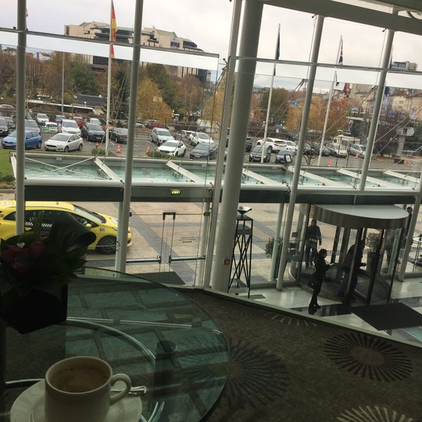 11/22/2018 tarihinde Валерия Ф.ziyaretçi tarafından Hilton Sofia'de çekilen fotoğraf