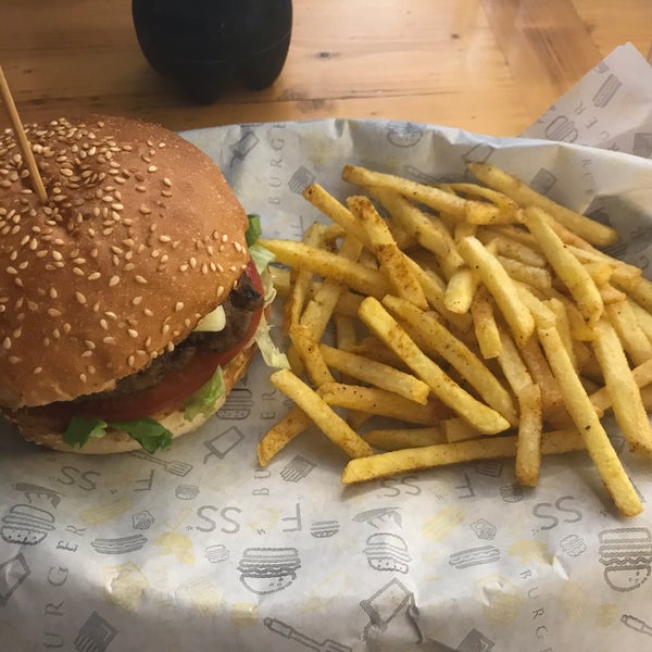 8/17/2017에 Waterlily 7.님이 Fess Burger에서 찍은 사진