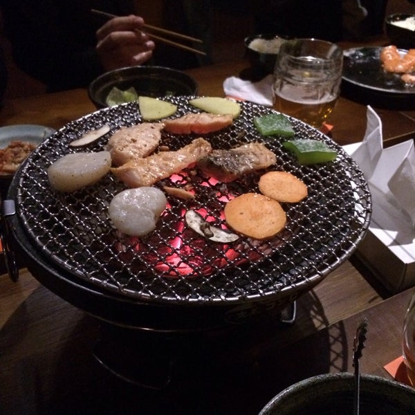 รูปภาพถ่ายที่ Yaku Japonské BBQ โดย Stepanka ❄️ เมื่อ 1/30/2014