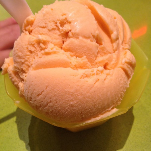 Ice Cream with Guava and Carrot Cake