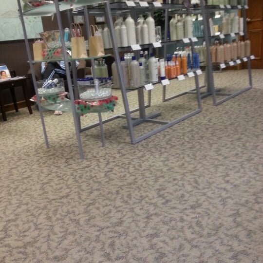 Salon de Christe Saint Charles 10 tips from 170 visitors