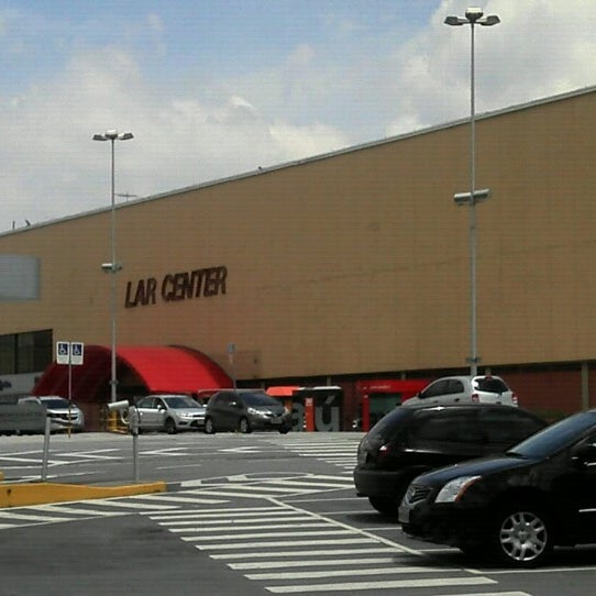 Foto tirada no(a) Shopping Lar Center por Patricia A. em 1/25/2013