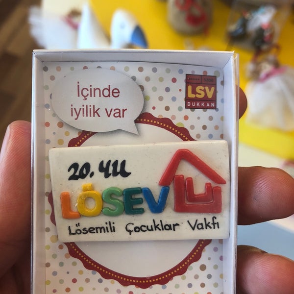 Das Foto wurde bei LSV Dükkan ve Akıllı Çocuk Dünyası von Sami T. am 11/2/2018 aufgenommen